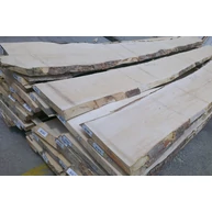 Juharfa fűrészáru 27x300-330x3000-3100 mm szárított szélezetlen juharfa
