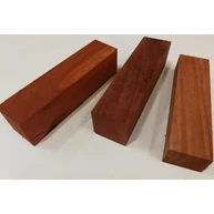 Padouk fa fűrészáru hobby fa 50x 30-50x200 mm