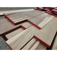 Iroko fűrészáru 22 mm OF. 2000 mm felett GYALULT SZÉLEZETT szárított