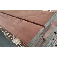 Sapelli mahagóni fűrészáru hobby fa 30x190x1050 mm OF. szárított szélezett ALT