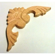 Faragott fa dísz MLD D 446 ( 70x70 mm) hársfa sarokdísz