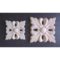 Faragott fa dísz  FRO03  80x80 mm "B"  bükkfa faragott rozetta bútordísz CEL HU++