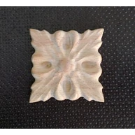 Faragott fa dísz  FRO03  60x60 mm "A" bükkfa faragott rozetta bútordísz CEL HU++