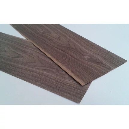 Furnérlemez diófa amerikai 0,6 mm  700x190 mm 0,13 m2 / 1 lap / csomag SPZ FU