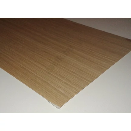 Furnérlemez  kétszer késelt tölgyfa 0,6 mm 210x1000 mm 0,210 m2/ lap ALPI  SZPS