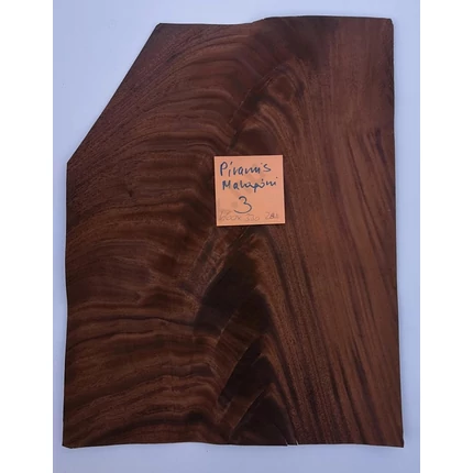 Furnérlemez piramis mahagóni fa 0,6 mm 460x330 mm 0,15 m2 / 1 lap / csomag SS FU
