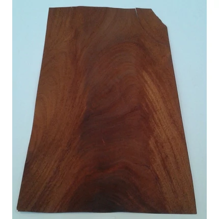 Furnérlemez piramis mahagóni fa 0,6 mm 560x320 mm 0,17 m2 / 1 lap / csomag SS FU