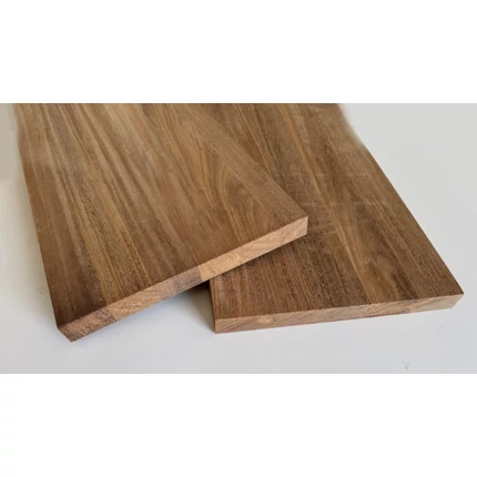 Táblásított irokofa falap TM 22 mm  500x300 mm OF min. 0,15 m2/tábla polclap iroko TRO