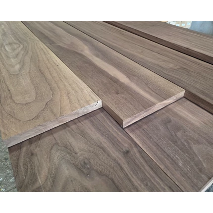 Gyalult fekete diófa deszka 22x200x1800 mm amerikai dió NY113