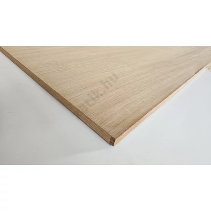 Forgácslap furnérozott tölgy 17x2000x620 mm olldal éllécezve RO1