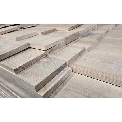 Gyalult fenyő  deszka 18-20x140x3200-3300mm  borovi fenyő OF/2. oszt (kék színjel)